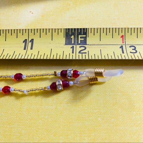 Beautiful seed bead and red bead eye glasses keeper - Picture 4 of 4